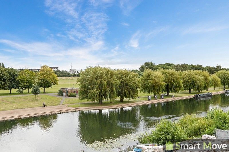 1 bed flat to rent in Darlington House, Fletton Quays, Peterborough