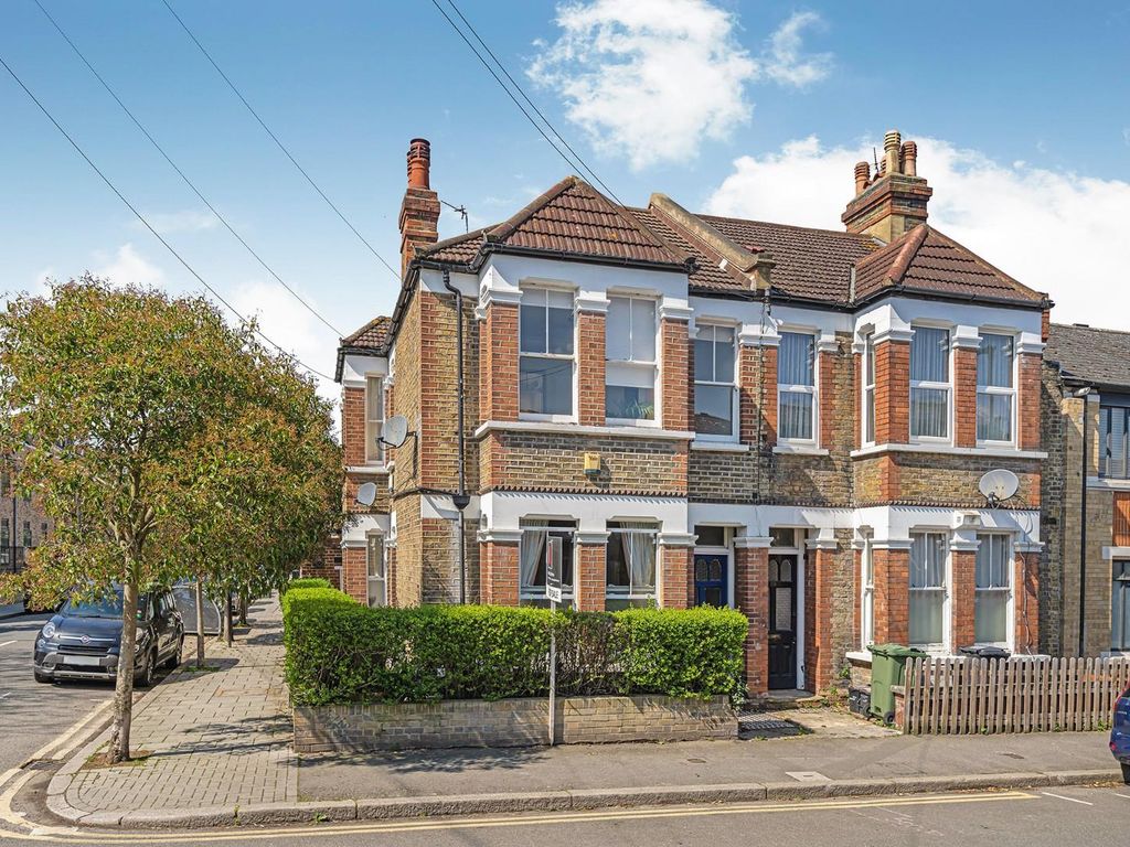 2 bed flat for sale in Strathleven Road, London SW2 Zoopla