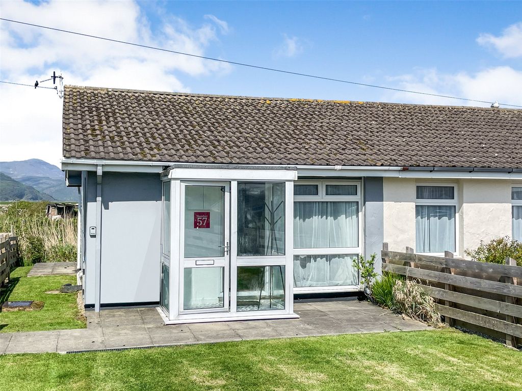 2 bed bungalow for sale in Glan Y Mor, Fairbourne, Gwynedd LL38, £115,000 Zoopla