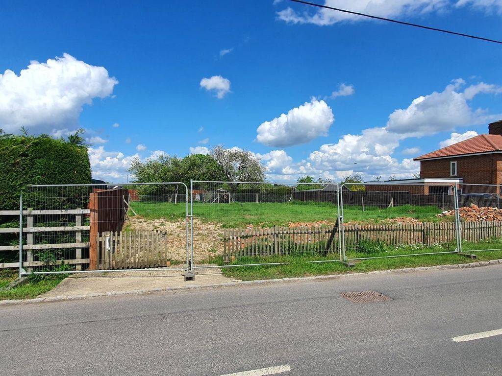 Land for sale in Portway Road, Twyford, Buckingham MK18, £350,000 Zoopla