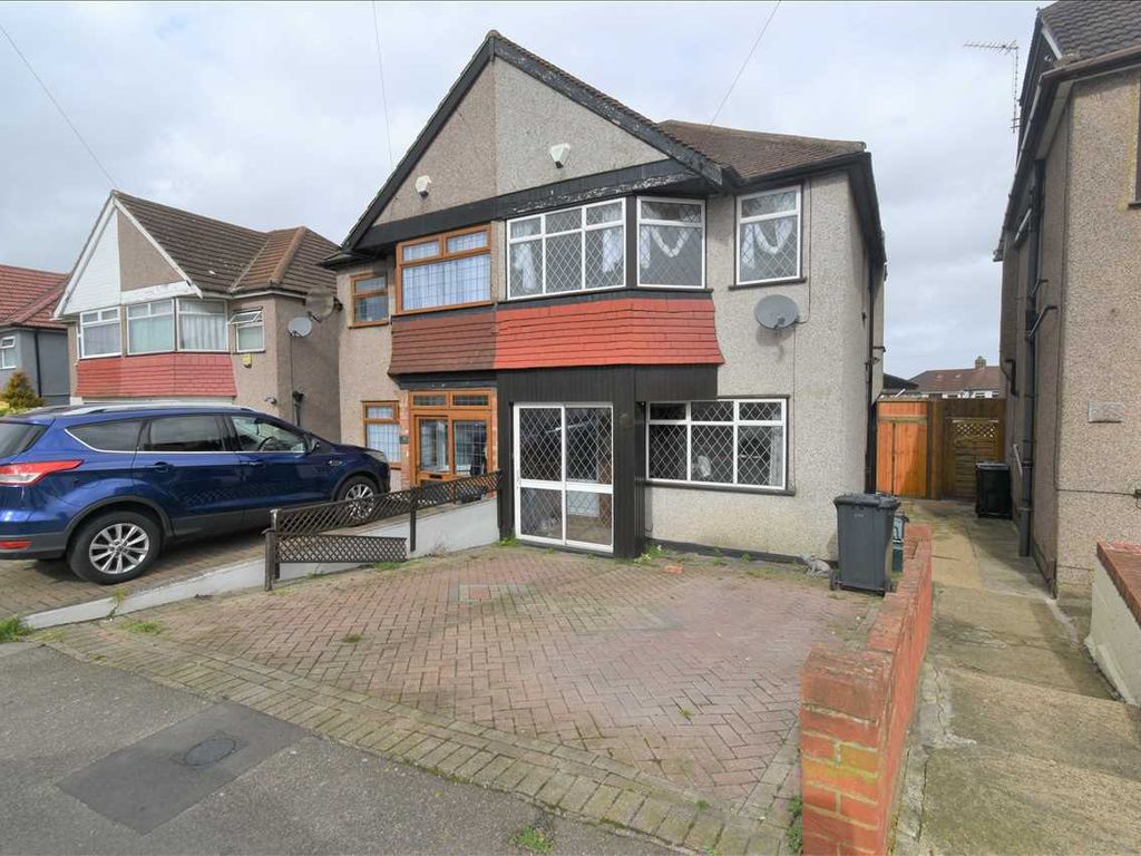 3 bed property to rent in Hallford Way, Dartford DA1 Zoopla