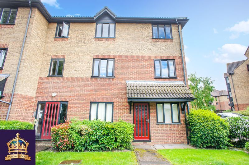 1 bed flat for sale in Copperfields, Laindon, Basildon SS15, £150,000