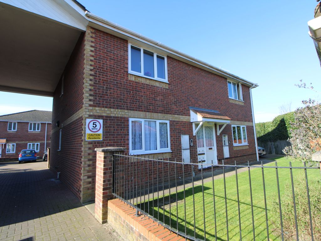 1 bed flat for sale in Westminster Court, Whitehall Close, Colchester