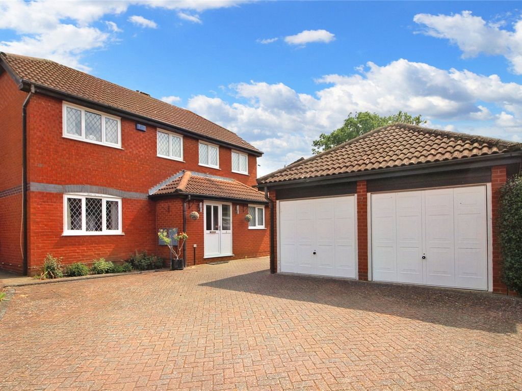 4 bed detached house for sale in Jersey Close, Fleet, Hampshire GU51