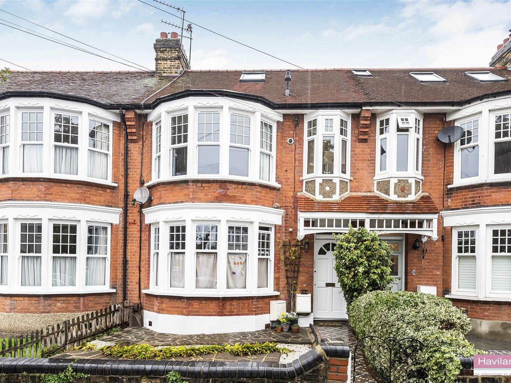 River Avenue Palmers Grn N13  