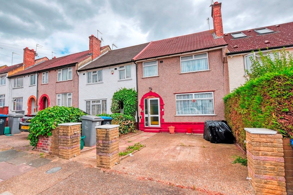 3 bed terraced house for sale in Tadworth Road, London NW2 Zoopla