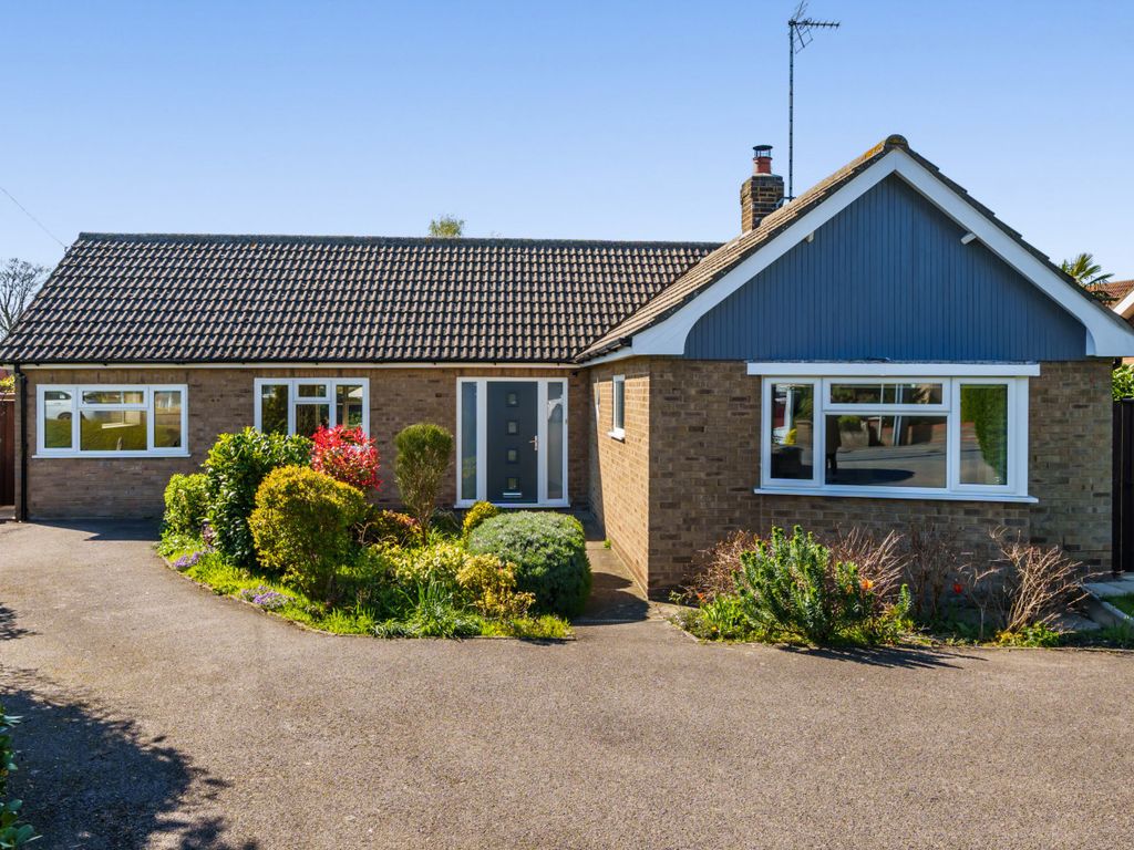 3 bed bungalow for sale in Hawthorn Bank, Spalding PE11 Zoopla