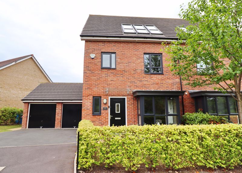 4 bed semidetached house for sale in Clover Drive, Salford, Manchester