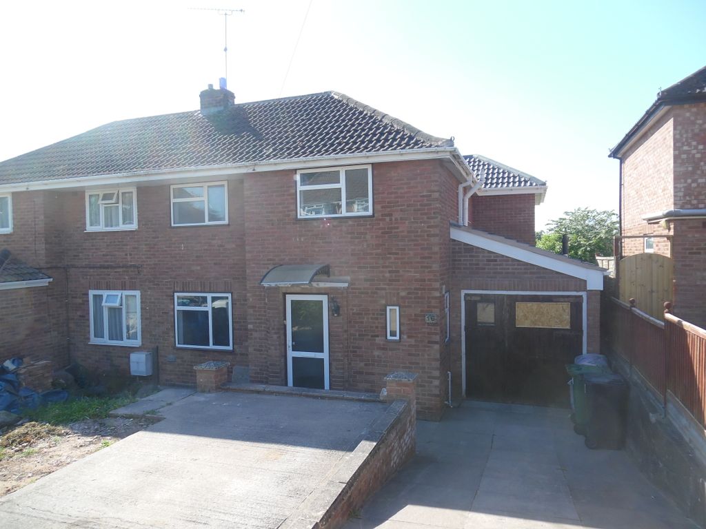 4 bed semidetached house to rent in Devon Road, Worcester WR5, £1,600