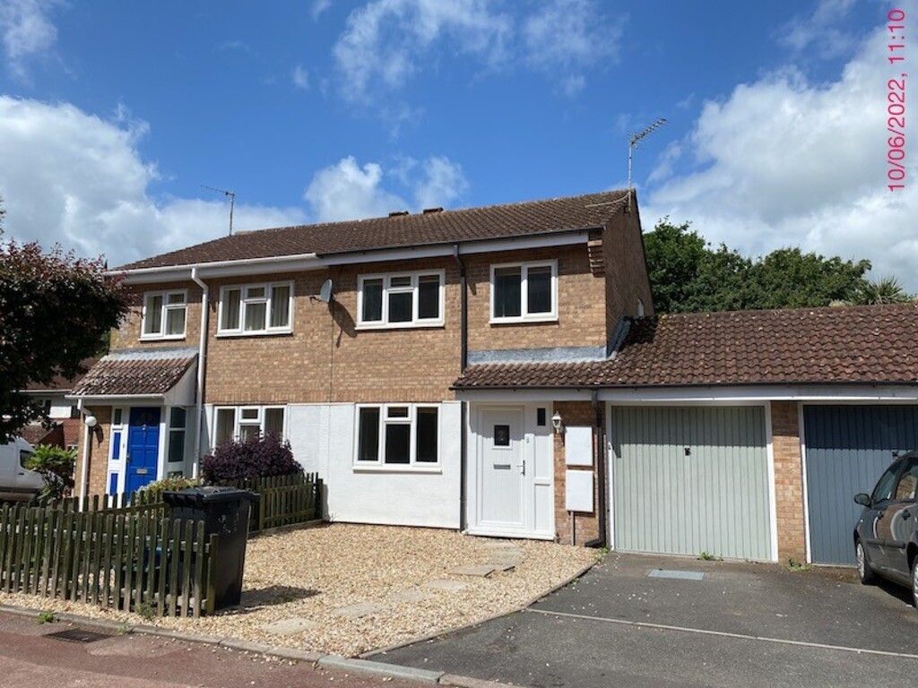 3 bed semidetached house to rent in Buttery Close, Honiton EX14, £