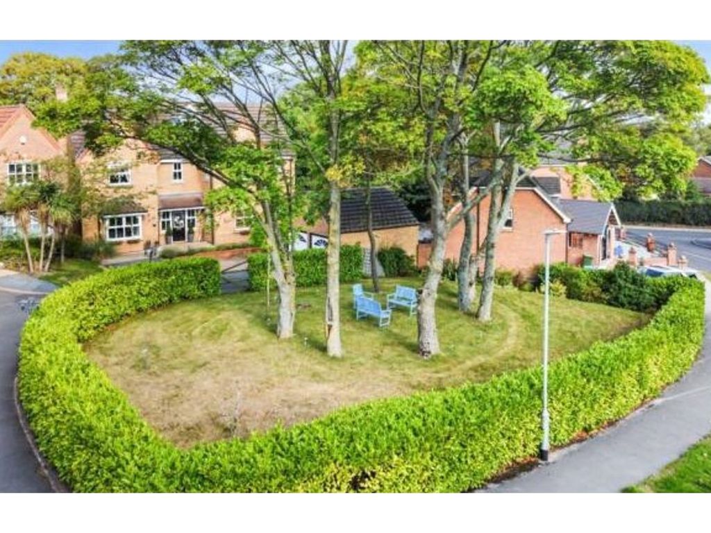 6 bed detached house for sale in Paddock Close, Mansfield NG18, £625,000 Zoopla