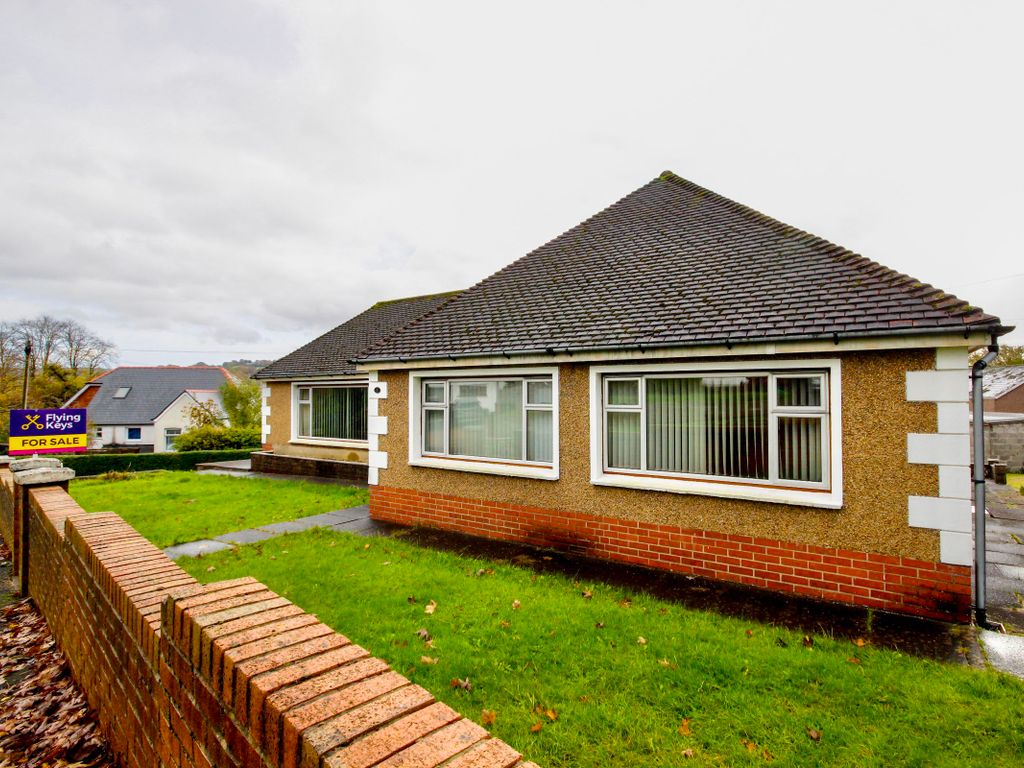 2 bed bungalow for sale in Manor Road, Pontllanfraith, Blackwood NP12