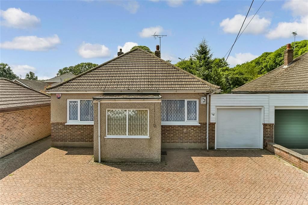 3 bed detached bungalow for sale in Grain Road, Wigmore, Gillingham