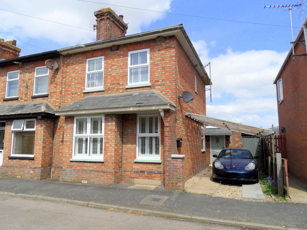 2 bed end terrace house for sale in Youngs Row, Sutton Bridge, Spalding