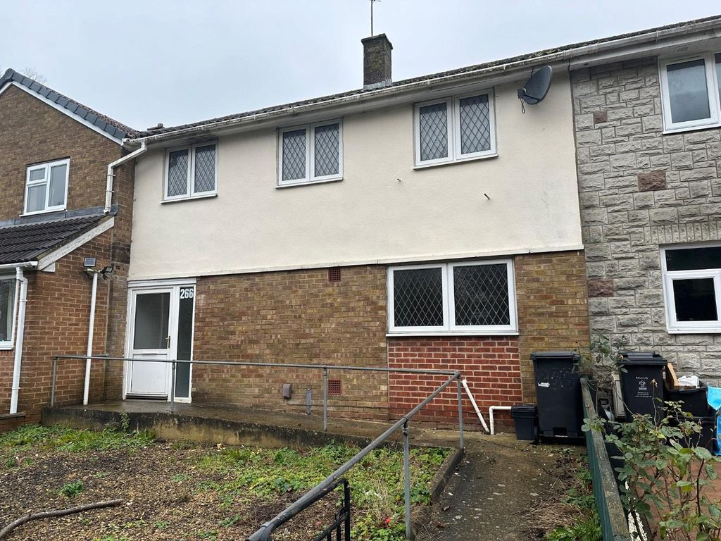 3 bed terraced house to rent in Shaftesbury Avenue, Swindon SN3, £1,150