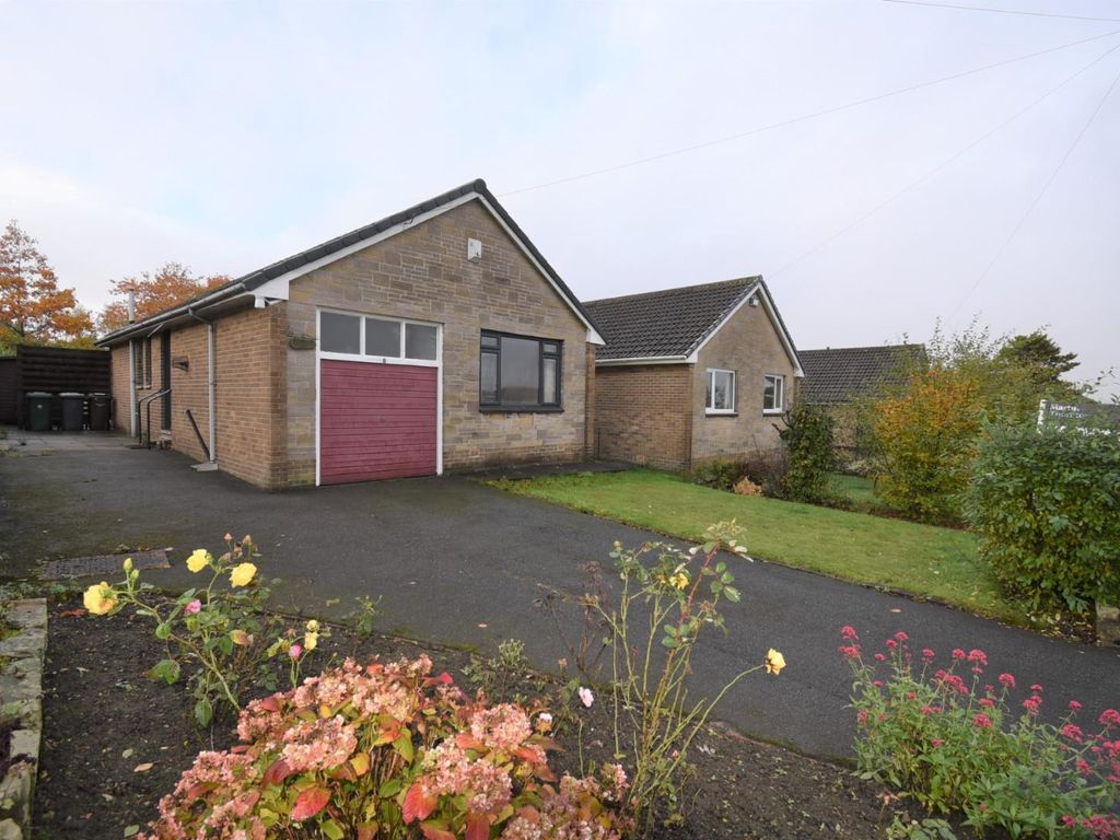 2 bed detached bungalow to rent in Moorland Close, Linthwaite
