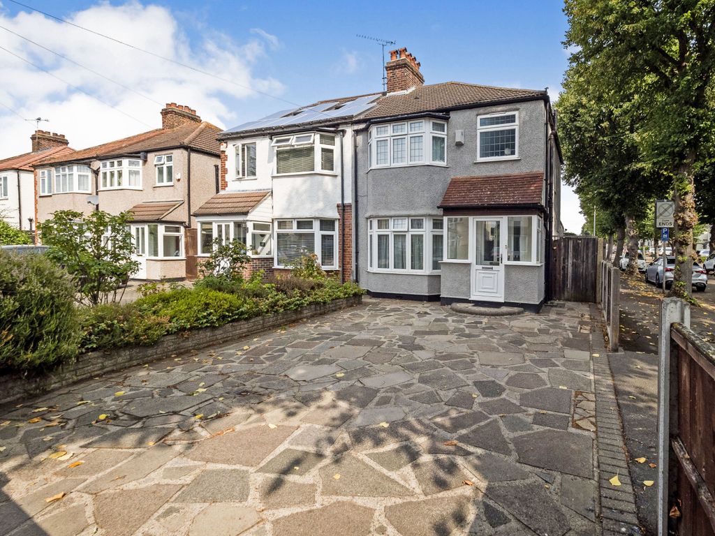 3 bed semidetached house for sale in Suttons Avenue, Hornchurch RM12