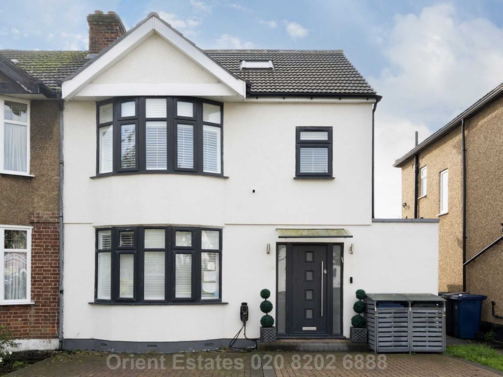 4 bed semidetached house for sale in Devonshire Road, London NW7, £