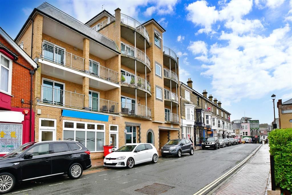 3 bed flat for sale in Birmingham Road, Cowes, Isle Of Wight PO31, £