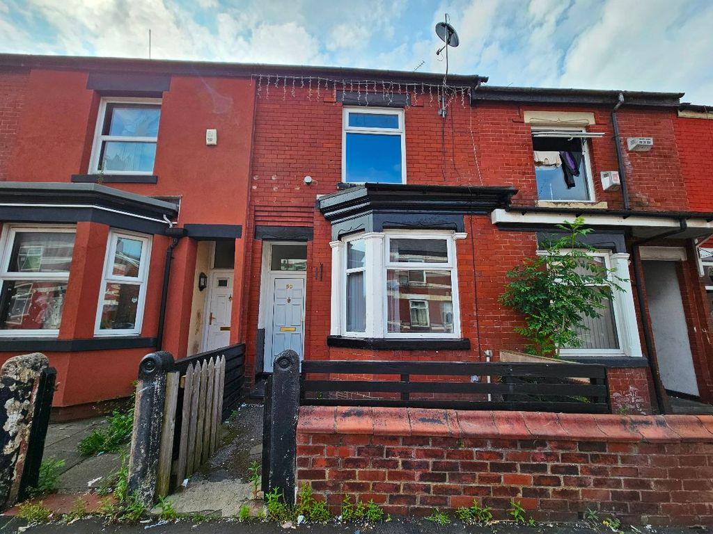 2 bed terraced house to rent in Kenyon Street, Abbey Hey, Manchester