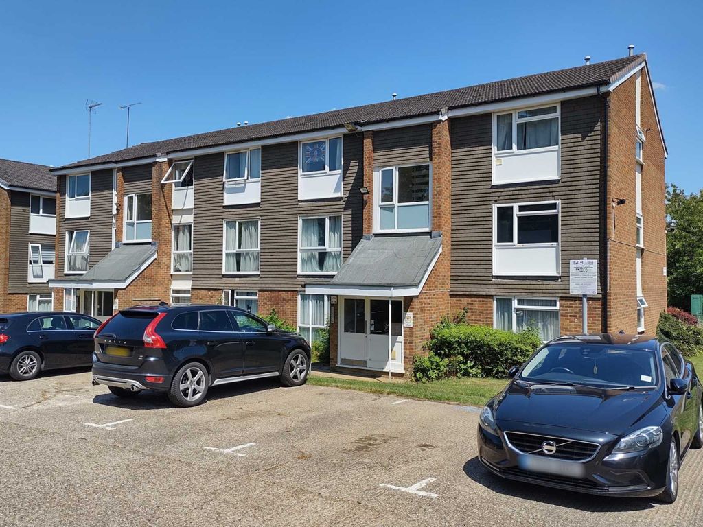 2 bed flat for sale in Cuffley Court, Hemel Hempstead HP2 Zoopla