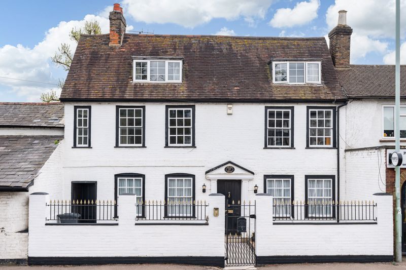 5 bed terraced house for sale in High Road, Broxbourne EN10, £675,000