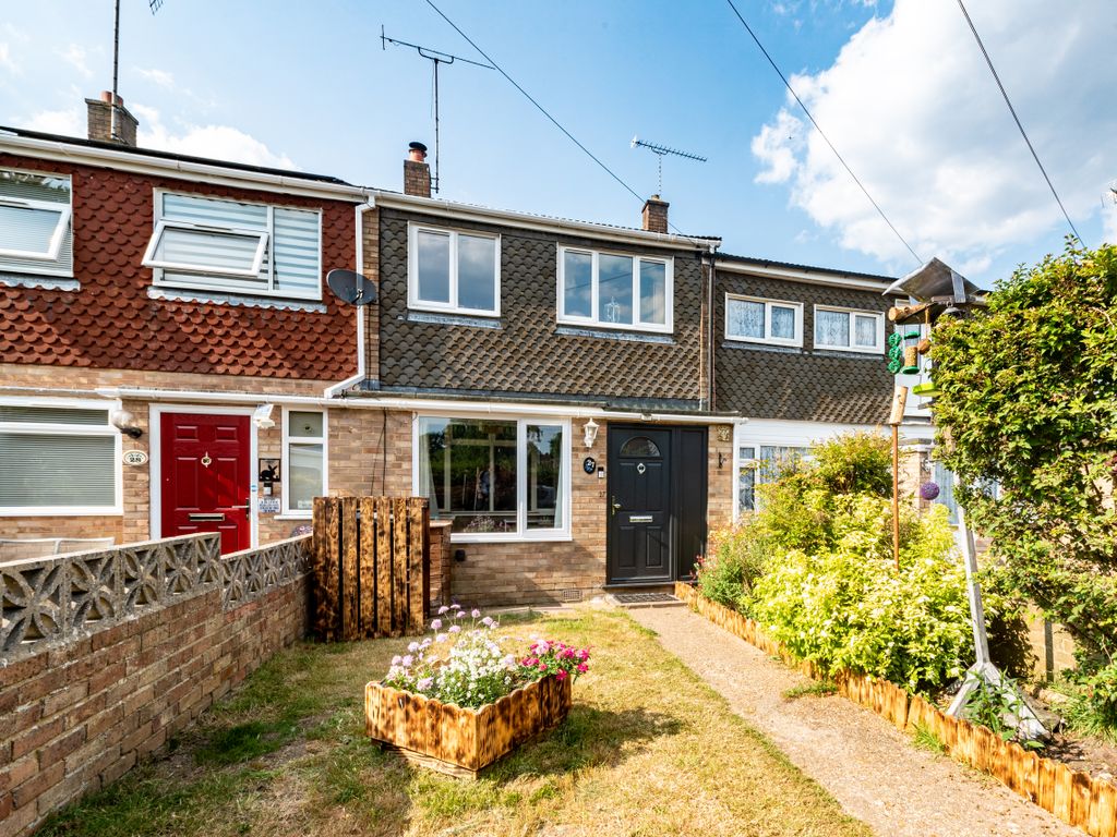 3 bed terraced house for sale in School Lane, Yateley, Hampshire GU46