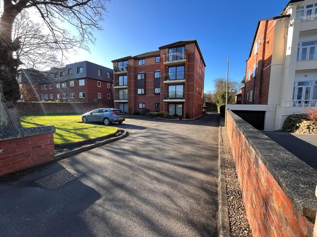 2 bed flat for sale in Park Road West, Southport PR9 Zoopla