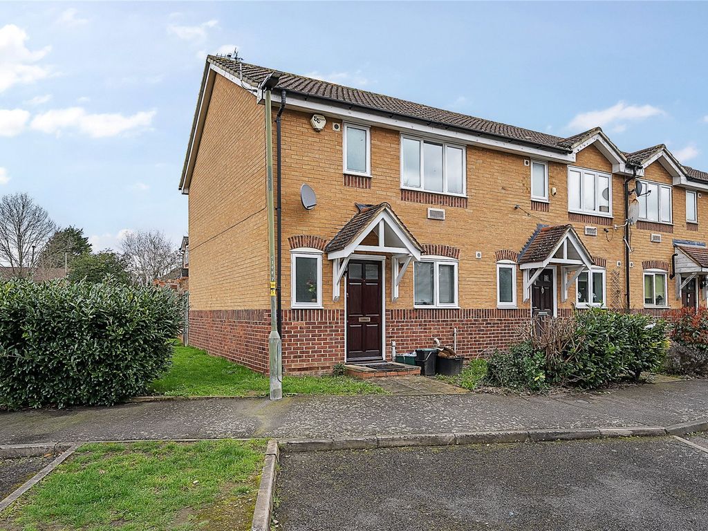 2 bed end terrace house for sale in Star Lane, Orpington BR5, £325,000