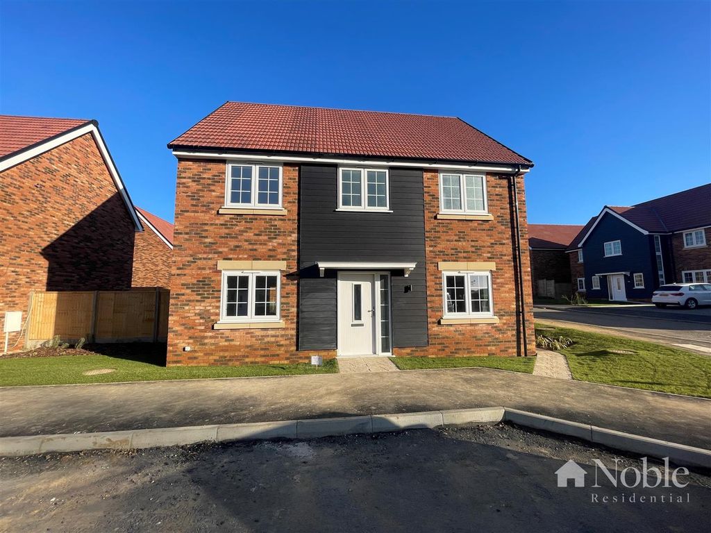 3 bed detached house for sale in Mead Field Drive, Great Hallingbury