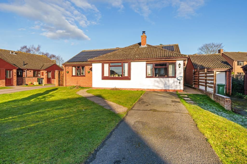 4 bed detached bungalow for sale in Ledbury, Herefordshire HR8, £