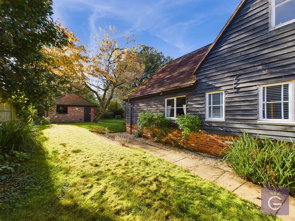 4 bed semidetached house for sale in School Lane, Wargrave RG10, £