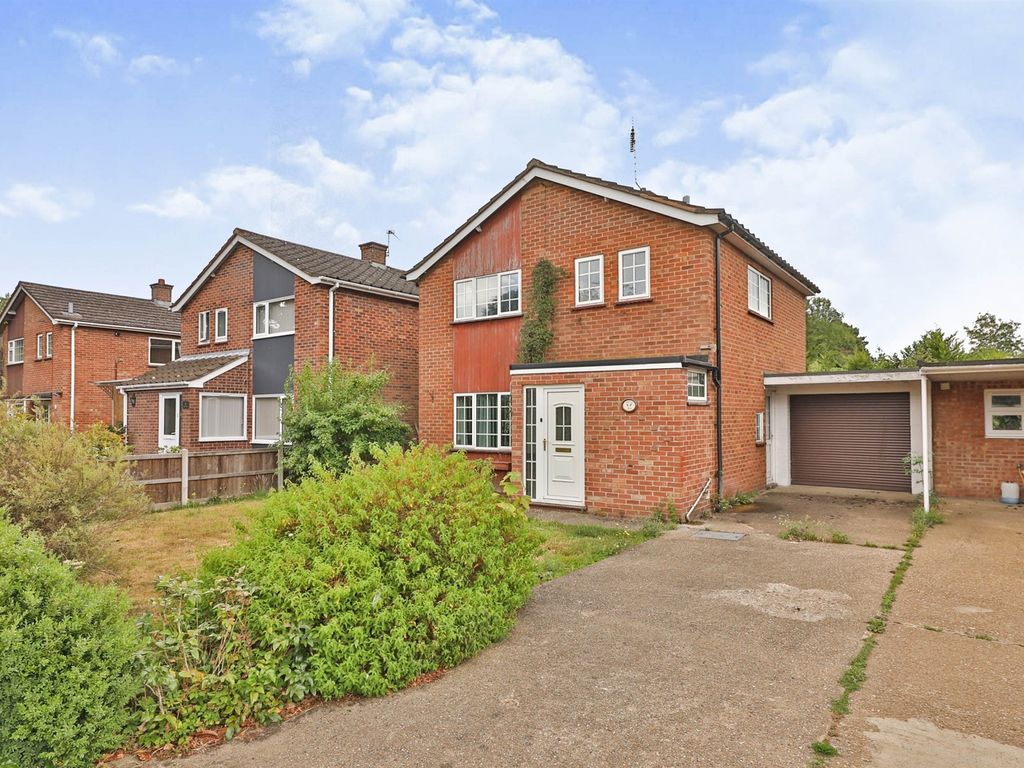 3 bed linkdetached house for sale in Market Street, Shipdham, Thetford