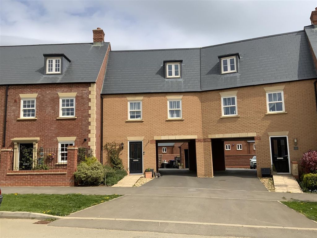 2 bed town house for sale in Redcar Road, Towcester NN12 Zoopla