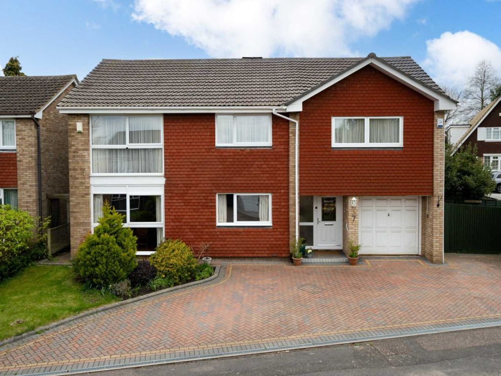 5 bed detached house for sale in Kilncroft, Leverstock Green HP3 Zoopla