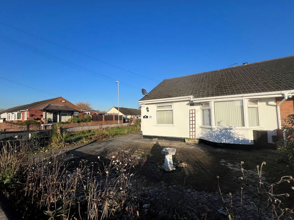 2 bed semidetached bungalow for sale in Sandy Lane, Irlam M44, £