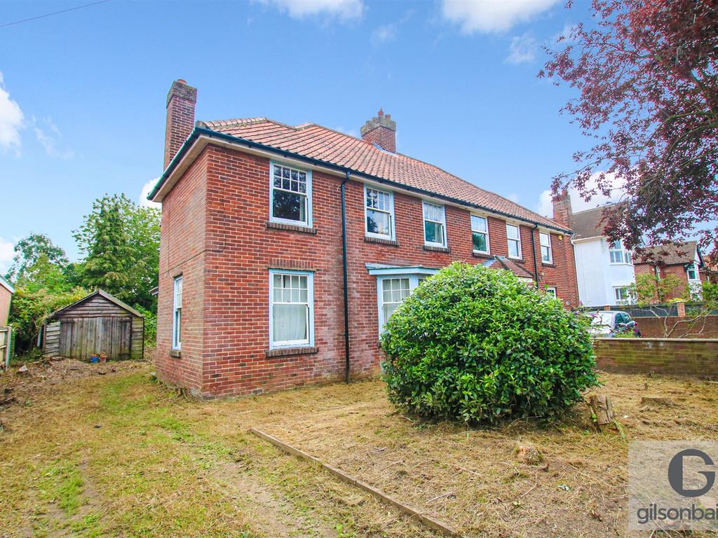 3 bed semidetached house for sale in Cromer Road, Hellesdon, Norwich
