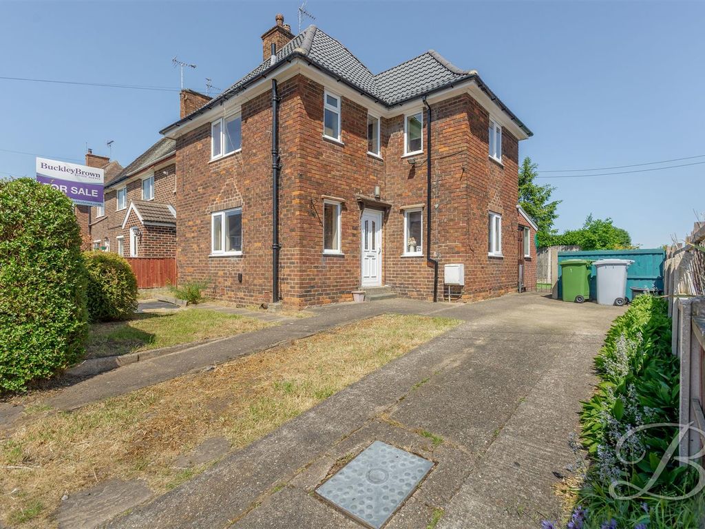 3 bed end terrace house for sale in Fifth Avenue, Edwinstowe, Mansfield