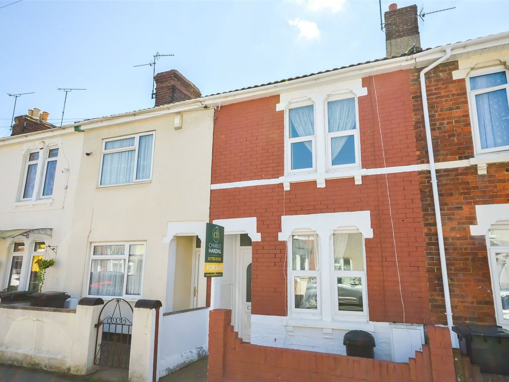 2 bed terraced house for sale in Elmina Road, Swindon, Wiltshire SN1
