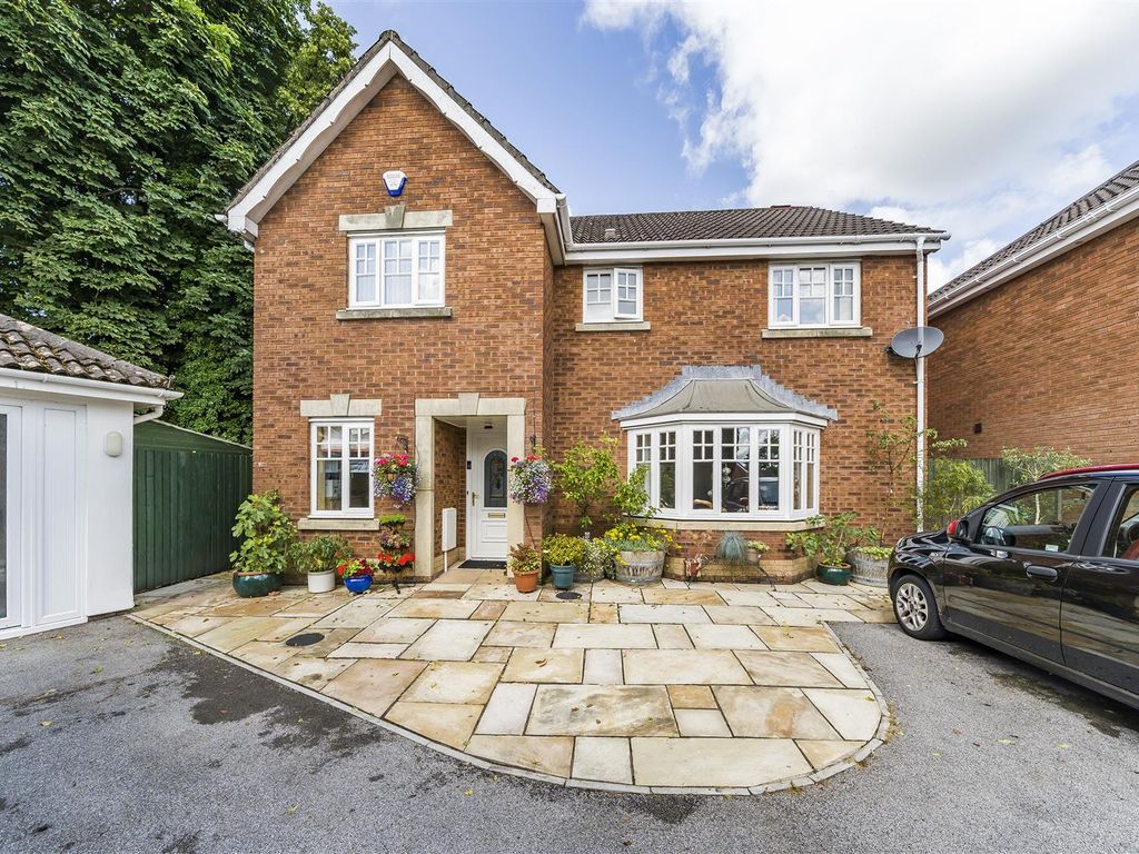 4 bed detached house for sale in Gorden Rowley Way, The Alders