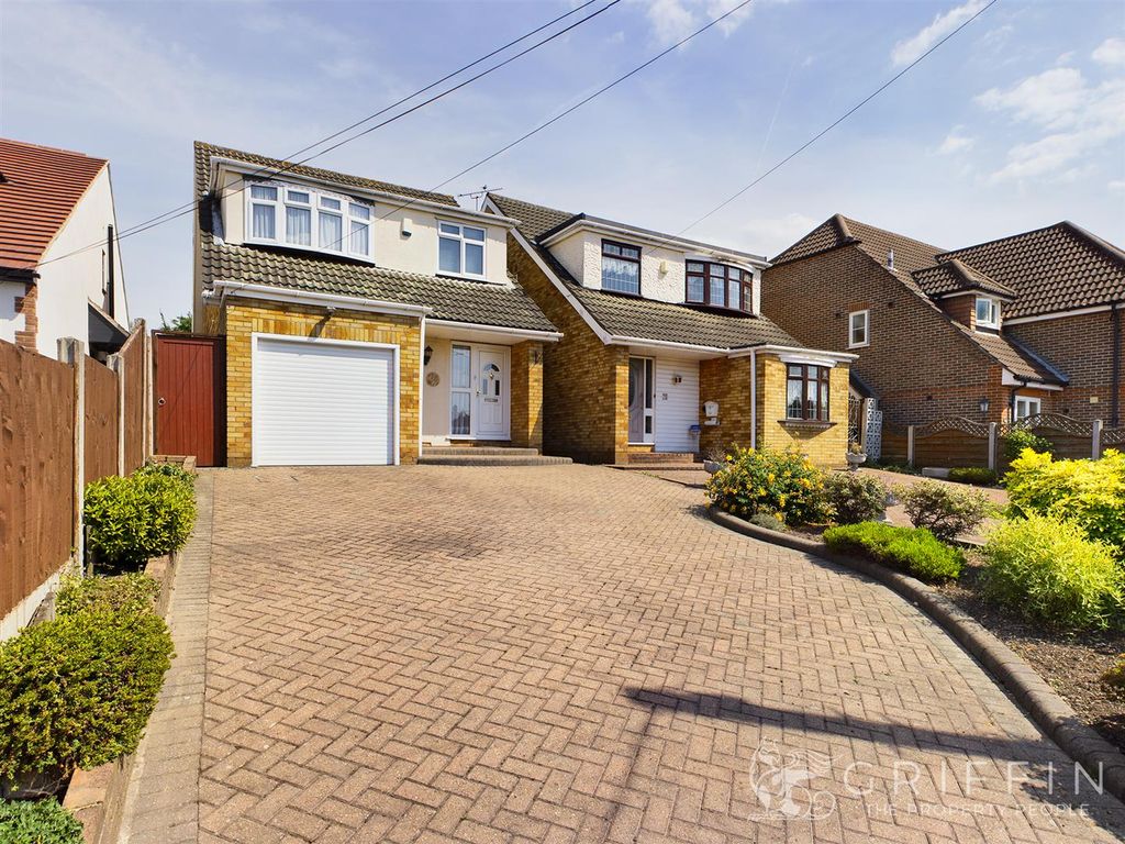 3 bed detached house for sale in Willow Parade, Front Lane, Cranham