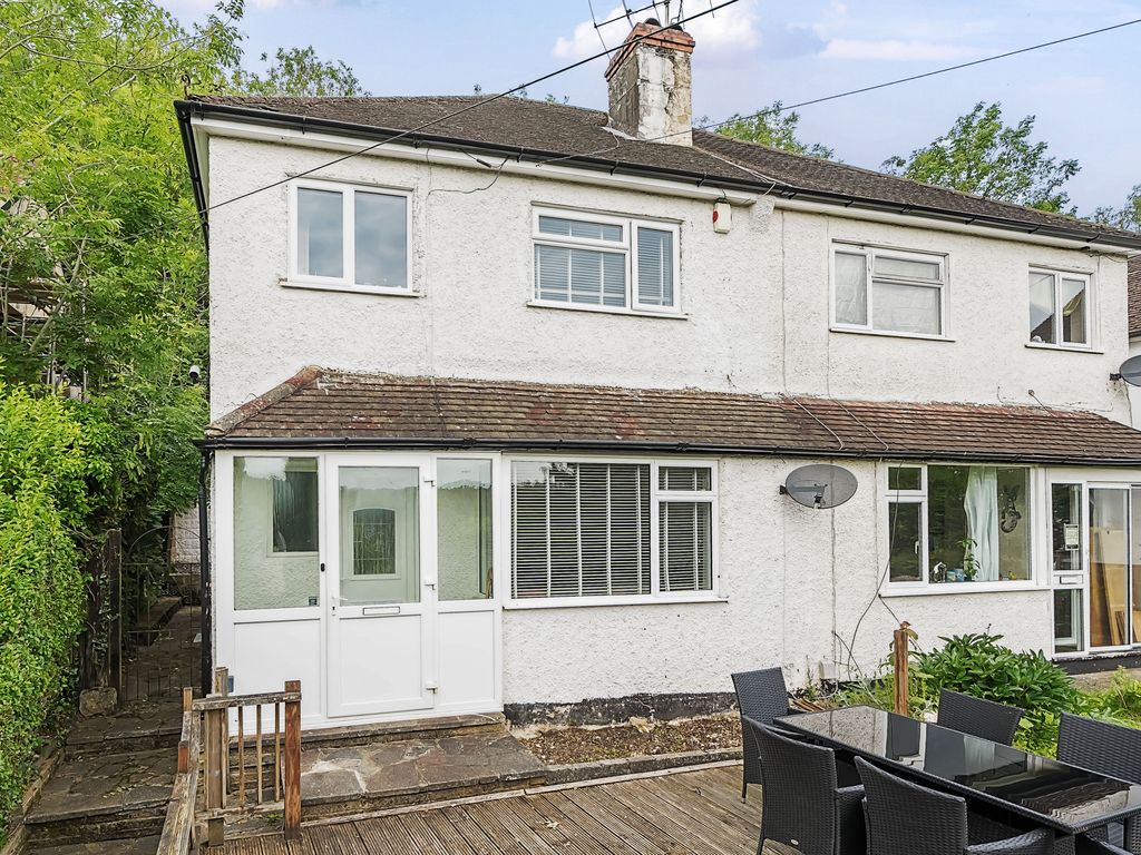 3 bed semidetached house for sale in Stafford Road, Caterham CR3, £