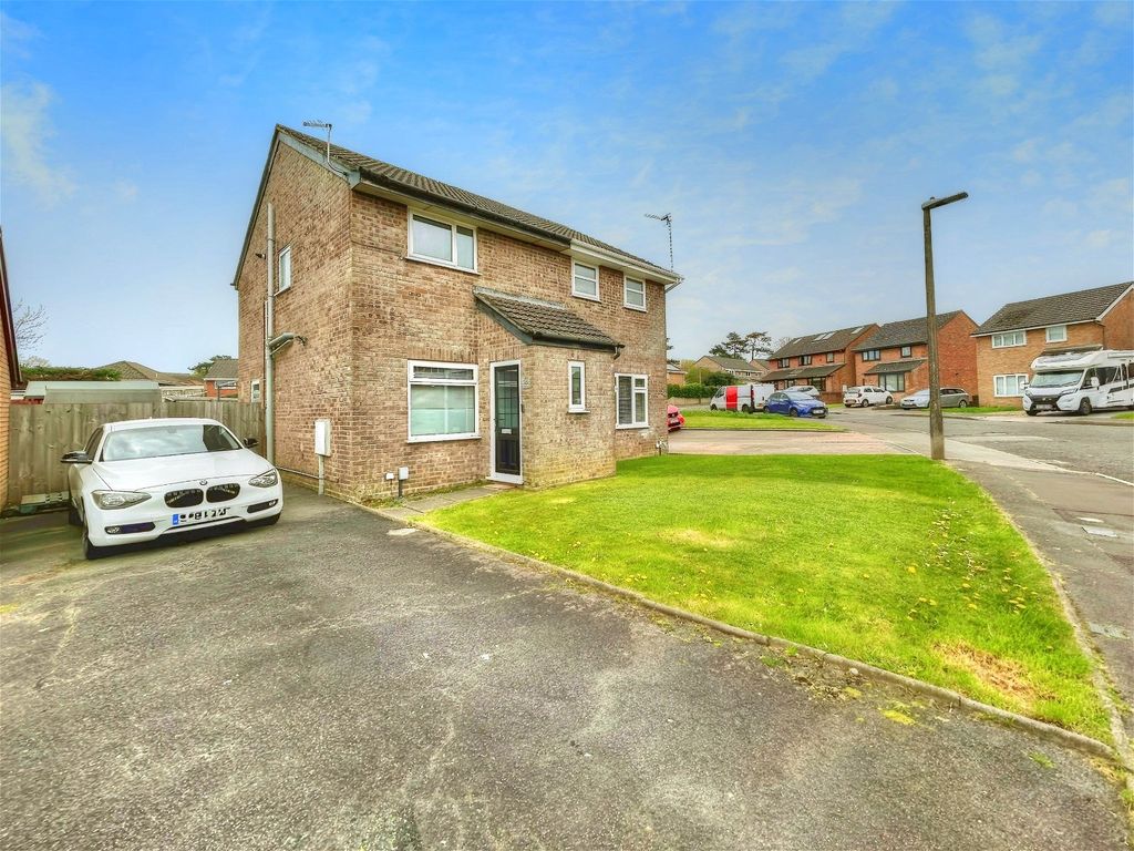 2 bed semidetached house for sale in Landor Drive, Loughor, Swansea