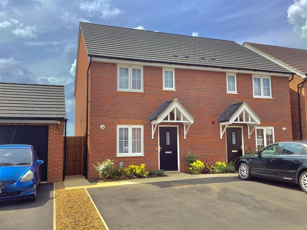3 bed semidetached house for sale in Buxton Way, Boughton, Northampton