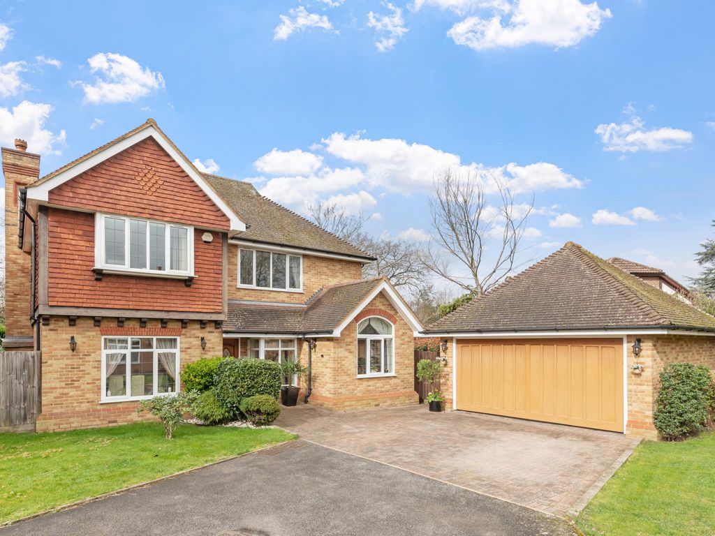 4 bed detached house for sale in West View, Ashtead KT21, £1,275,000