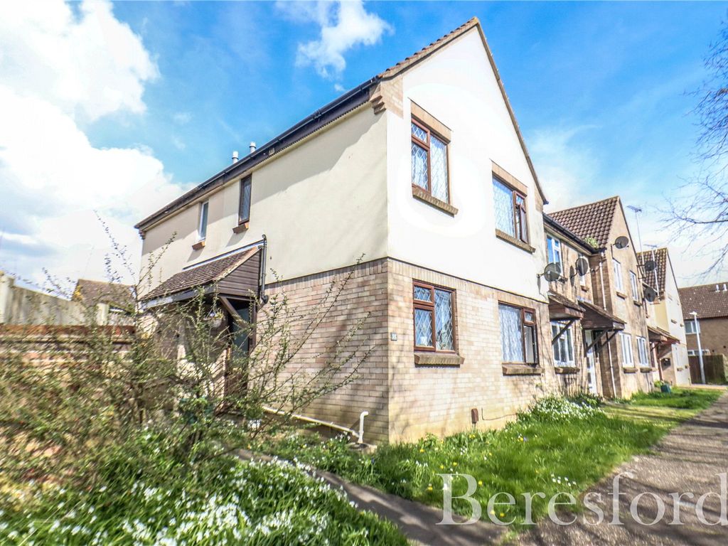 2 bed end terrace house for sale in Cleveland Close, Highwoods CO4, £