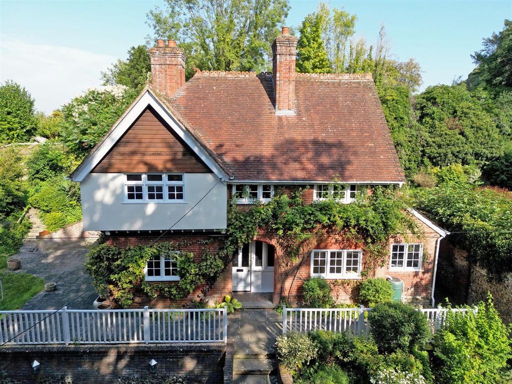 4 bed detached house for sale in Winton Hill, Stockbridge SO20, £