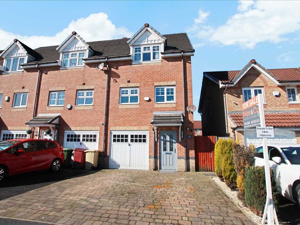 4 bed town house for sale in Madison Park, Westhoughton, Bolton BL5 Zoopla
