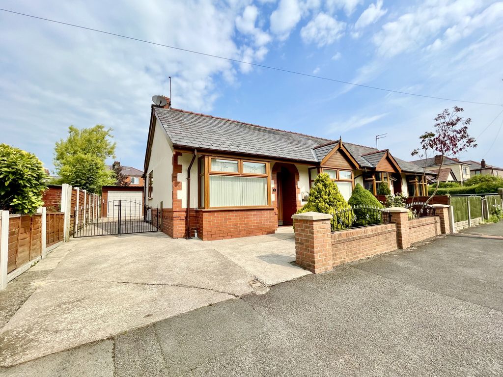 2 bed bungalow for sale in Cadley Avenue, Preston PR2 Zoopla
