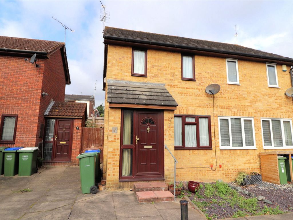 2 bed semidetached house for sale in Doyle Close, Erith, Kent DA8, £